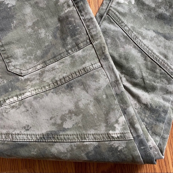 Urban Outfitters BDG camo pants jeans skinny leg ankle zip size 28 - Picture 6 of 12